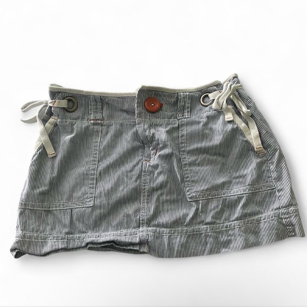American Eagle Outfitters Striped Blue and White Shorts with Orange Button